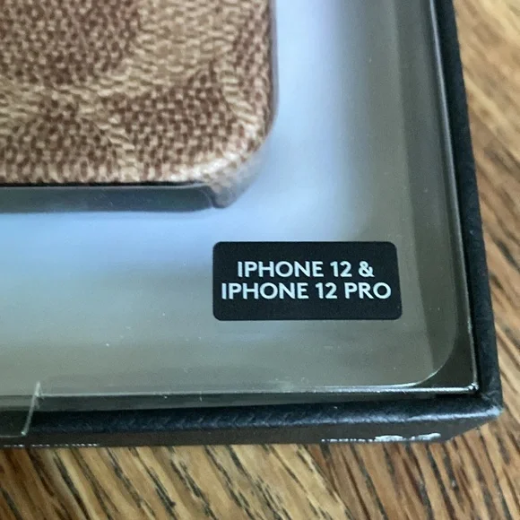 New Sealed Coach Signature Tan iPhone 12 12 Pro Smartphone Slim Wrap Case - Picture 2 of 7